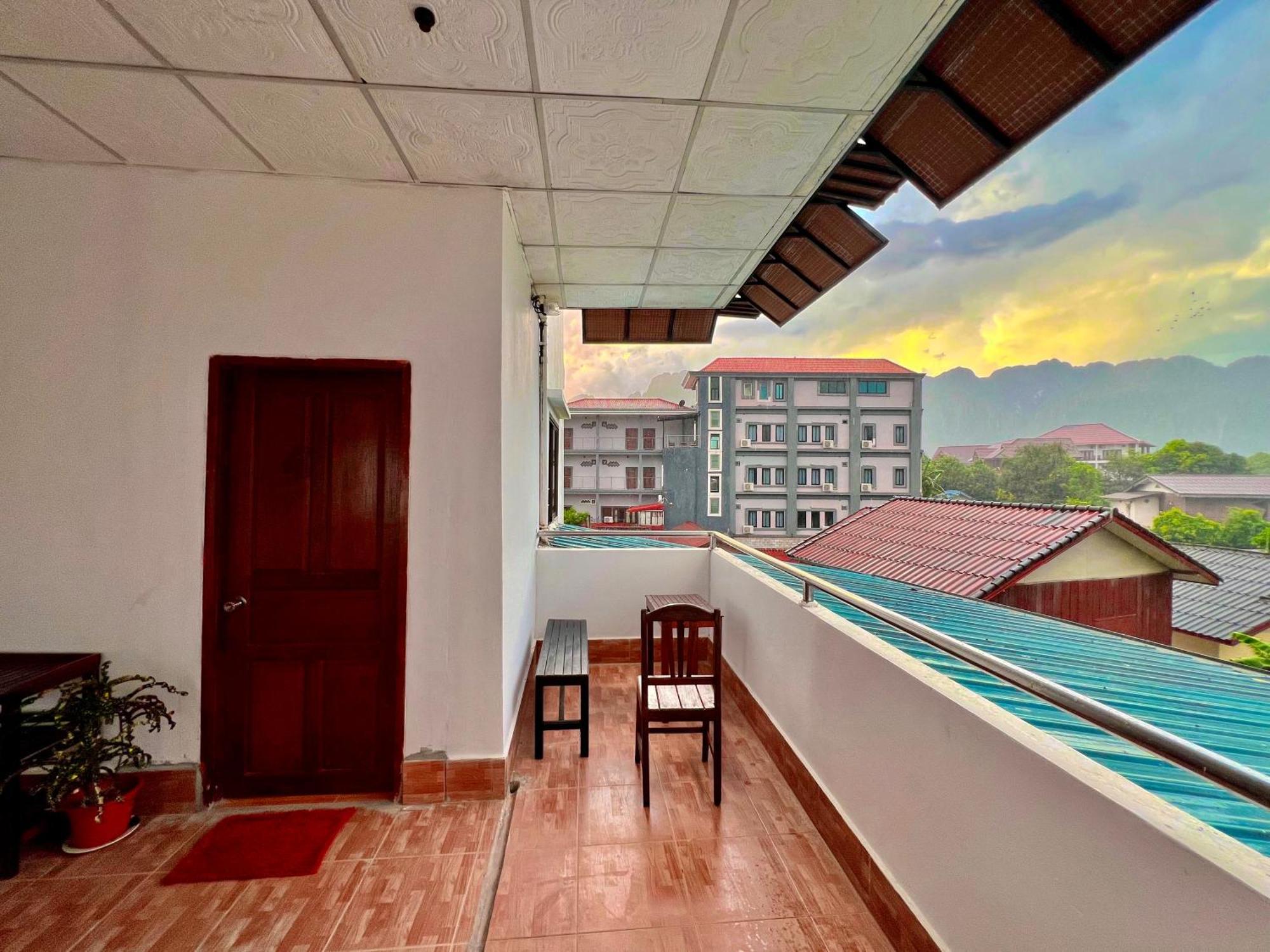 Easy Go Backpacker Hostel Vang Vieng Zewnętrze zdjęcie