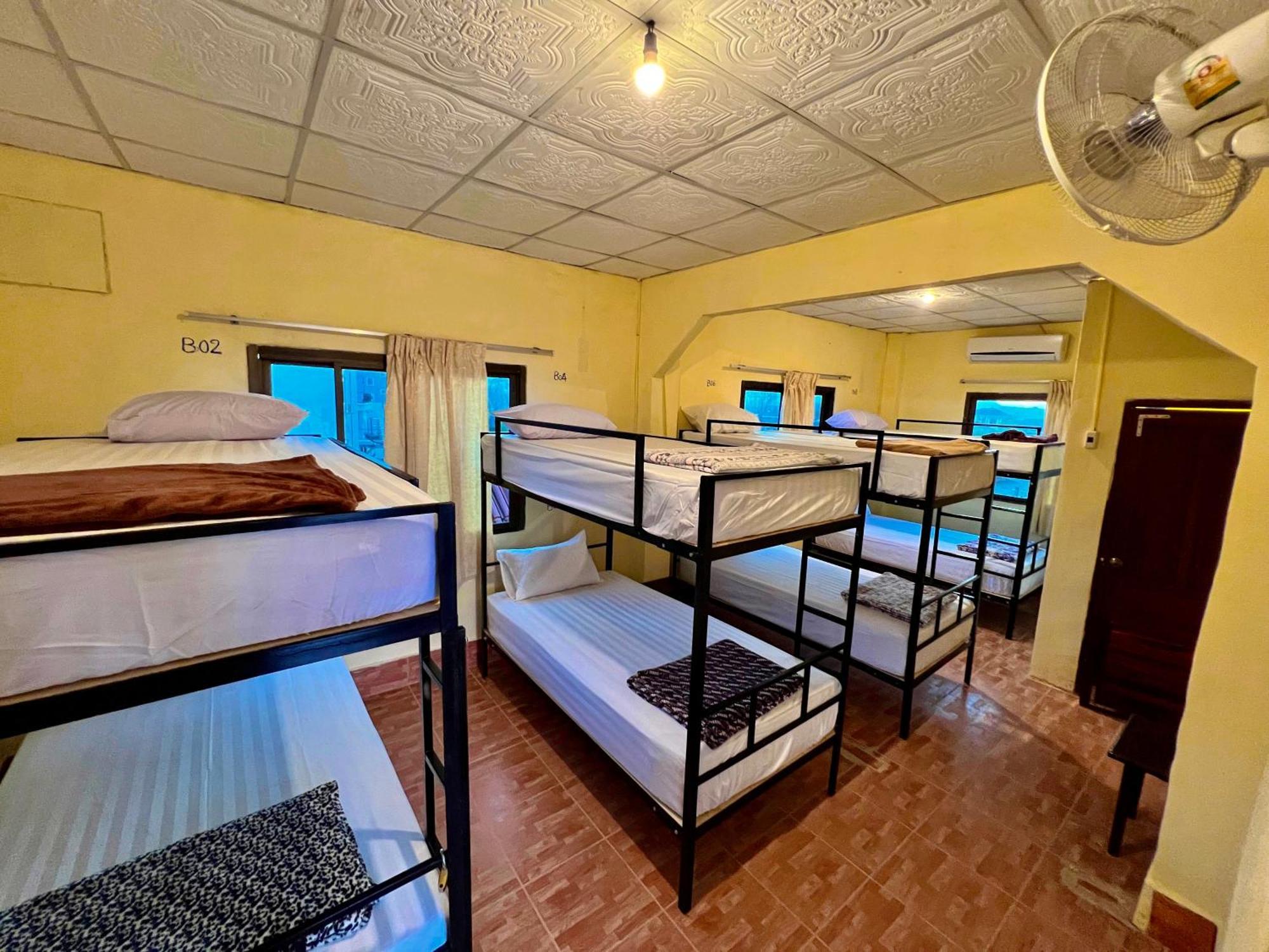 Easy Go Backpacker Hostel Vang Vieng Zewnętrze zdjęcie