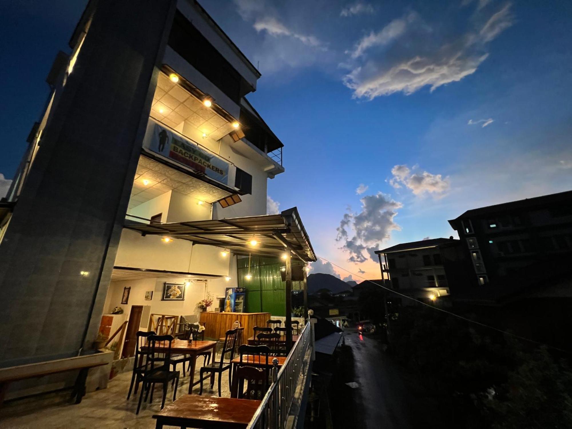 Easy Go Backpacker Hostel Vang Vieng Zewnętrze zdjęcie