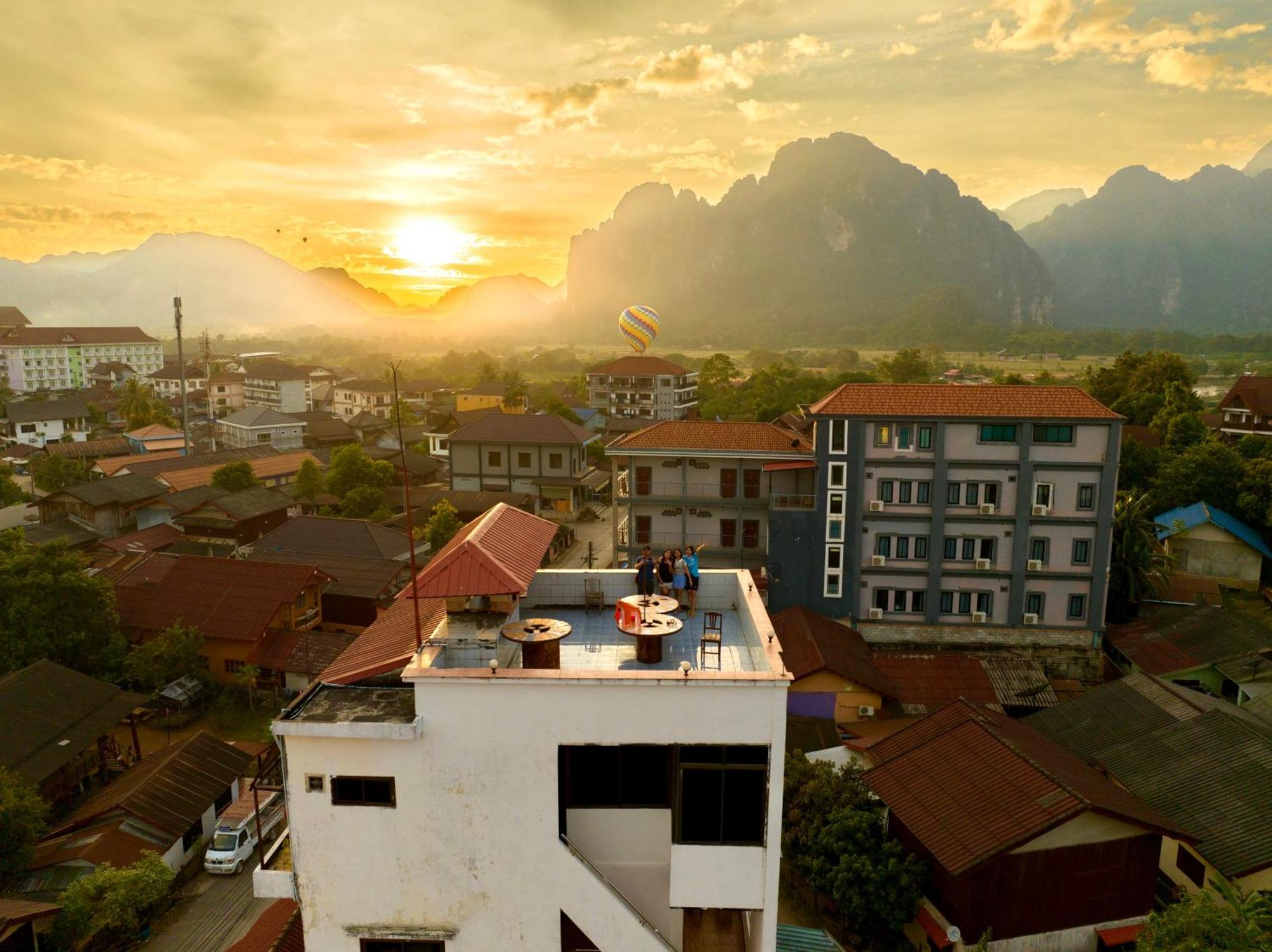 Easy Go Backpacker Hostel Vang Vieng Zewnętrze zdjęcie