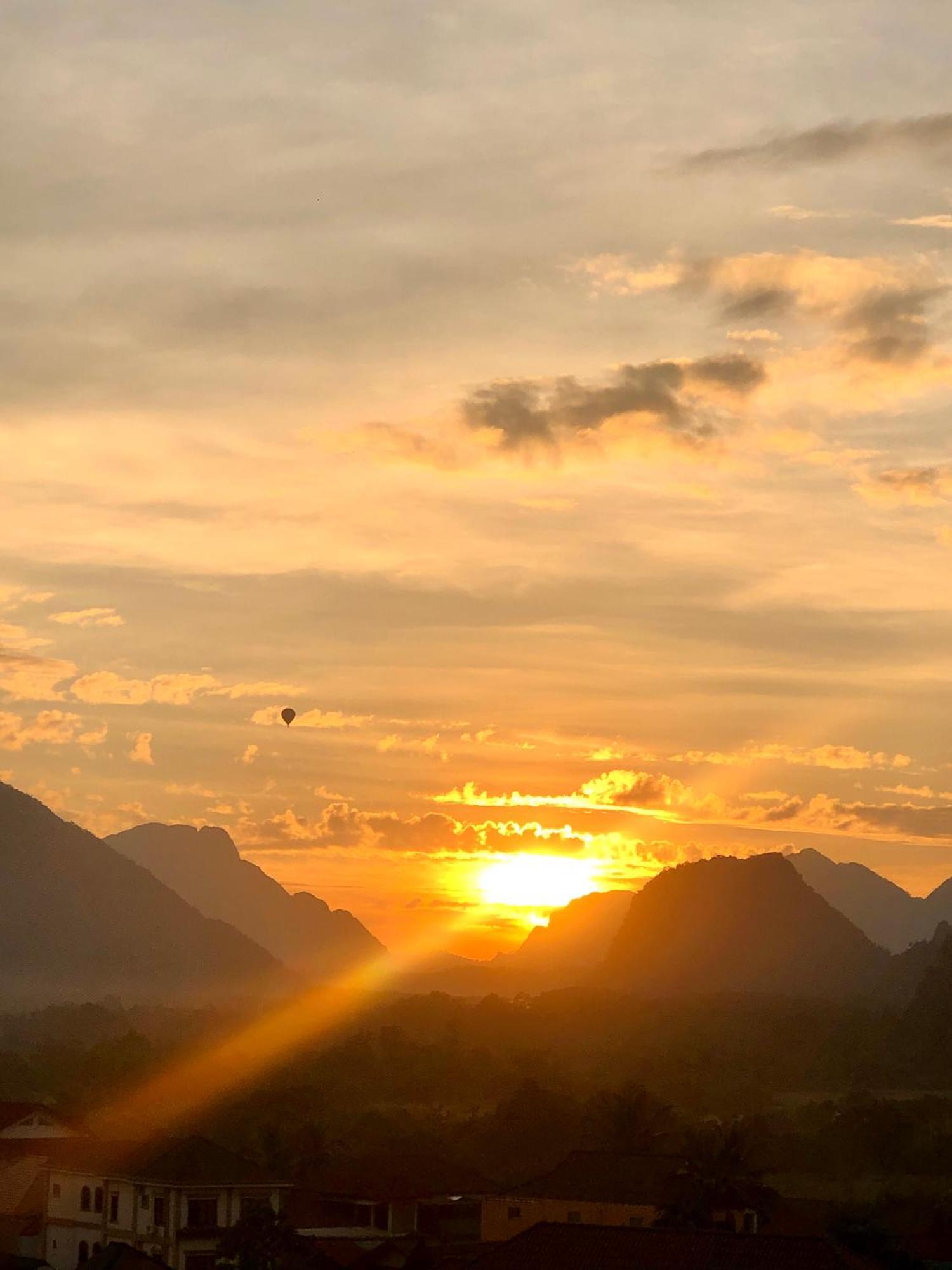 Easy Go Backpacker Hostel Vang Vieng Zewnętrze zdjęcie