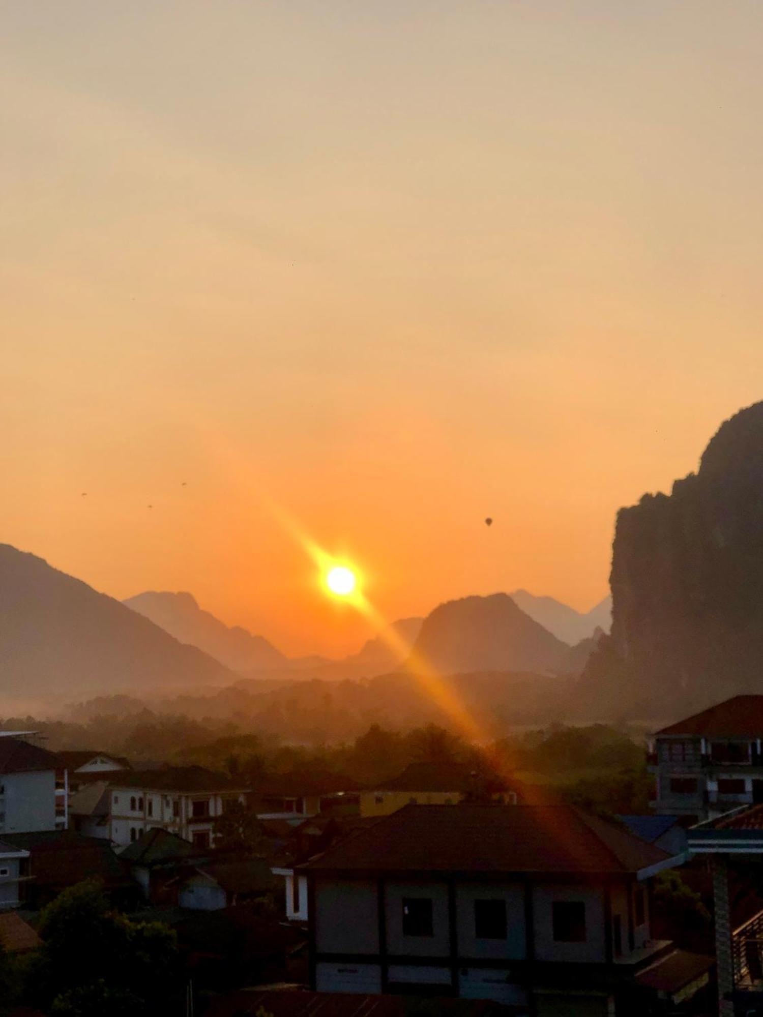 Easy Go Backpacker Hostel Vang Vieng Zewnętrze zdjęcie
